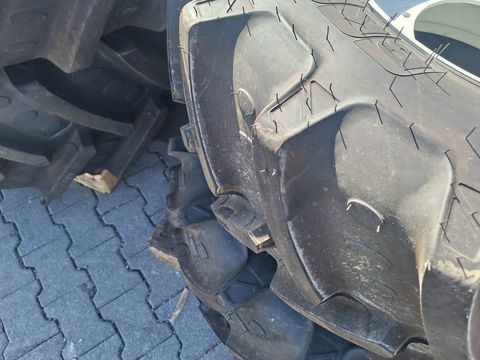 BKT 480/70R34+380/70R24 