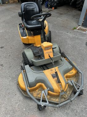 Stiga PARK PRO 25 WD mit 125cm Mähdeck