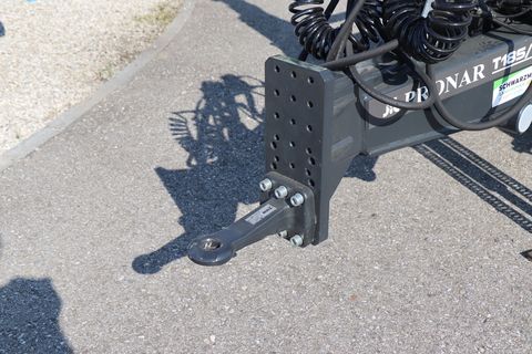 Pronar T185/1 Hakenliftanhänger