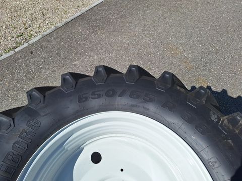 Trelleborg 650/65R38+540/65R28 Kompletträder