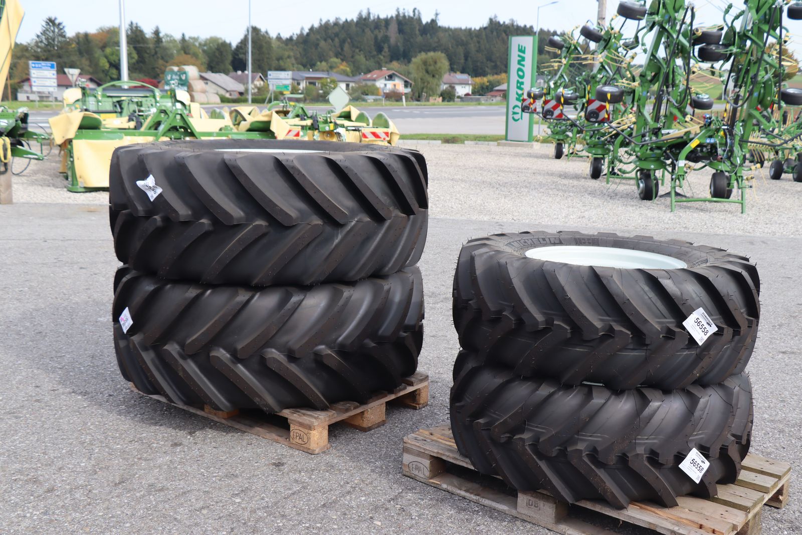 Michelin 540/65R28+380/75R20  2