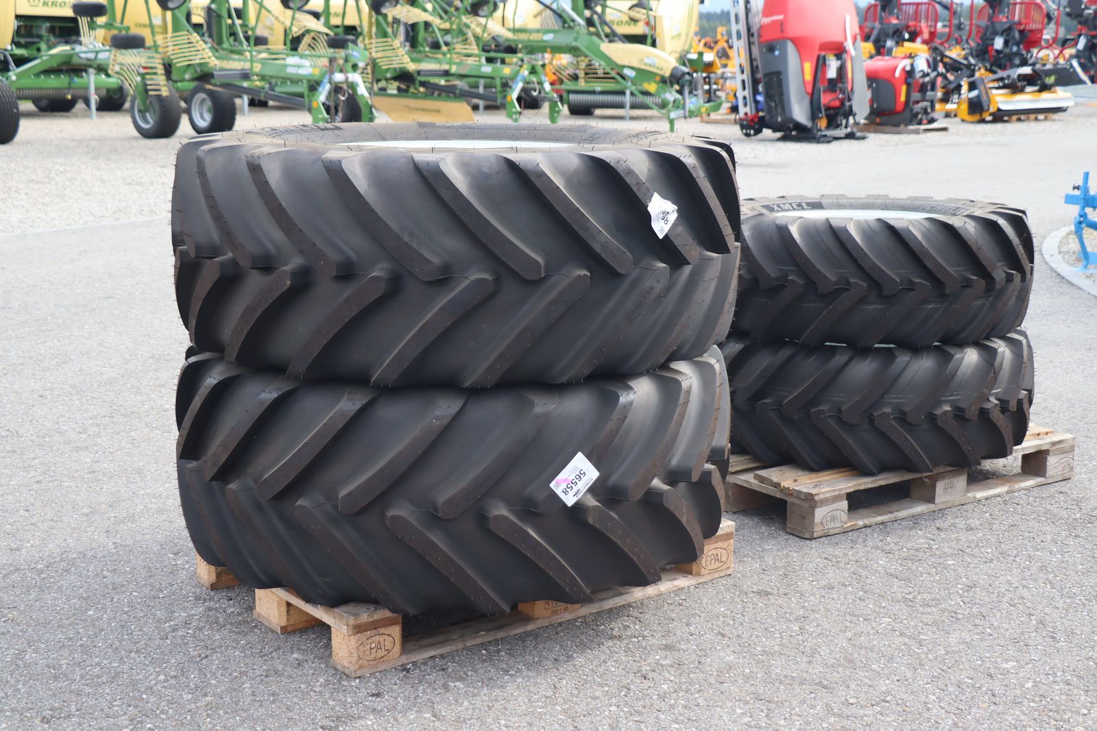 Michelin 540/65R28+380/75R20  3
