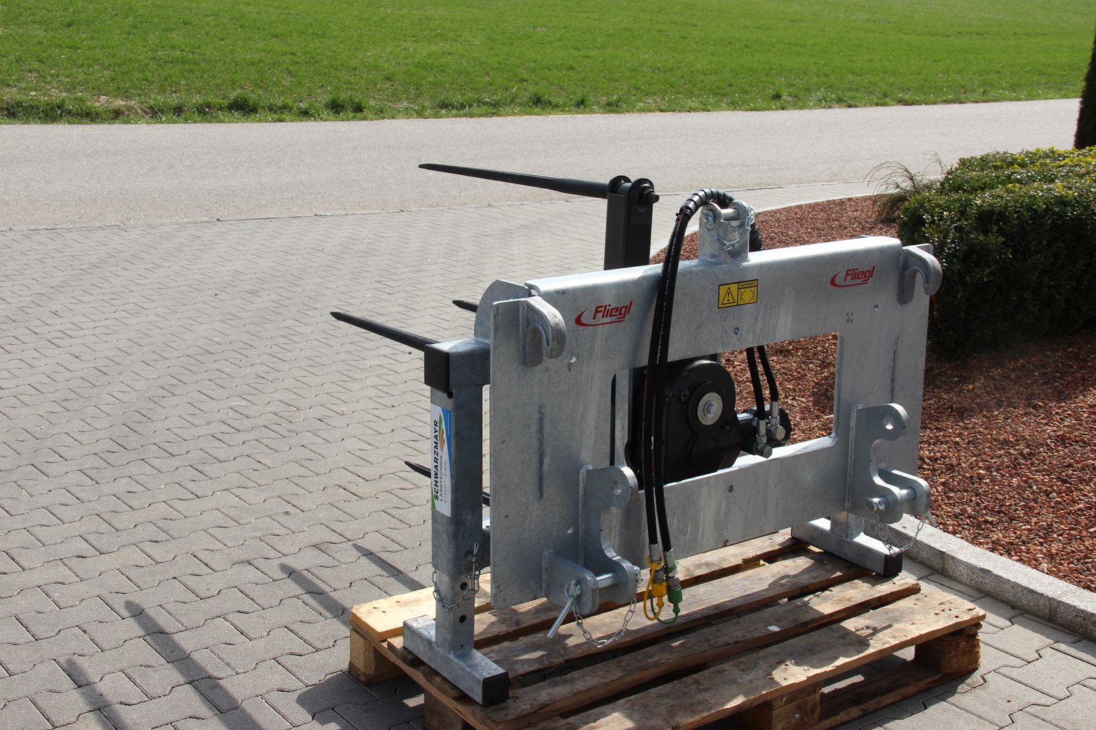 Fliegl Rundballenabwickler  3