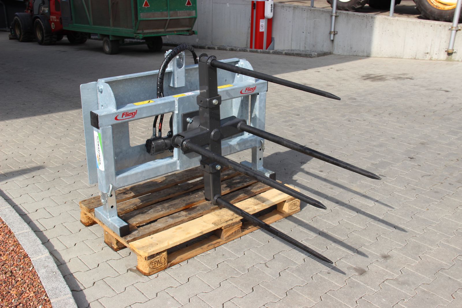 Fliegl Rundballenabwickler  1