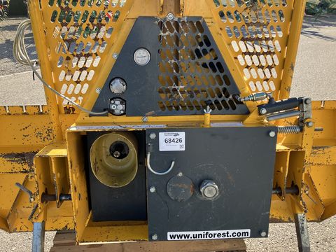 Uniforest 80 EH mit Funkfernsteuerung