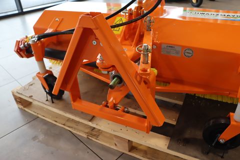 Iseki Frontkehrmaschine KL 130/40