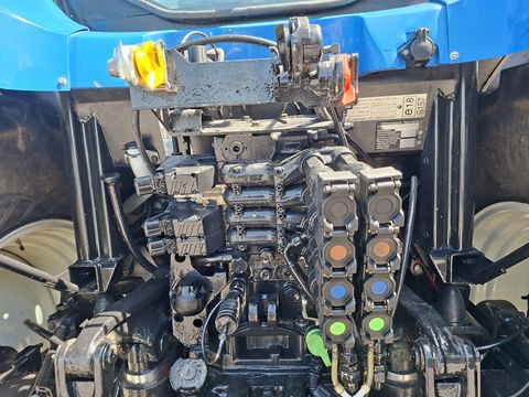 New Holland TS135A