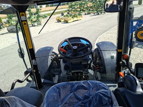 New Holland TS135A