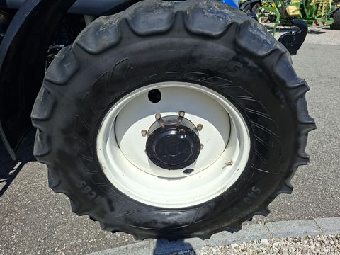 New Holland TS135A