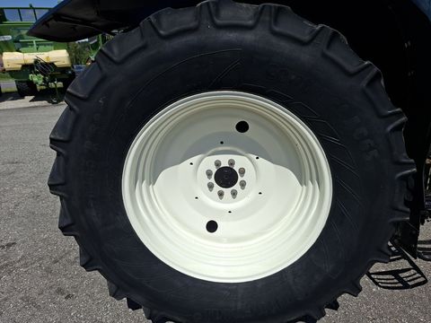 New Holland TS135A