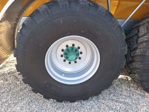 BKT 750/60R30,5