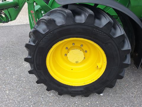 John Deere 6090MC
