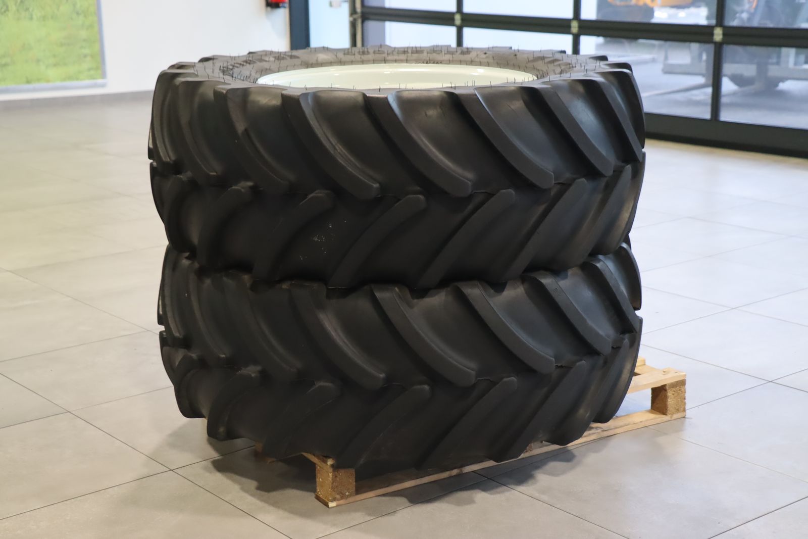 Firestone 480/65 R28 zu Steyr Expert + Multi 2