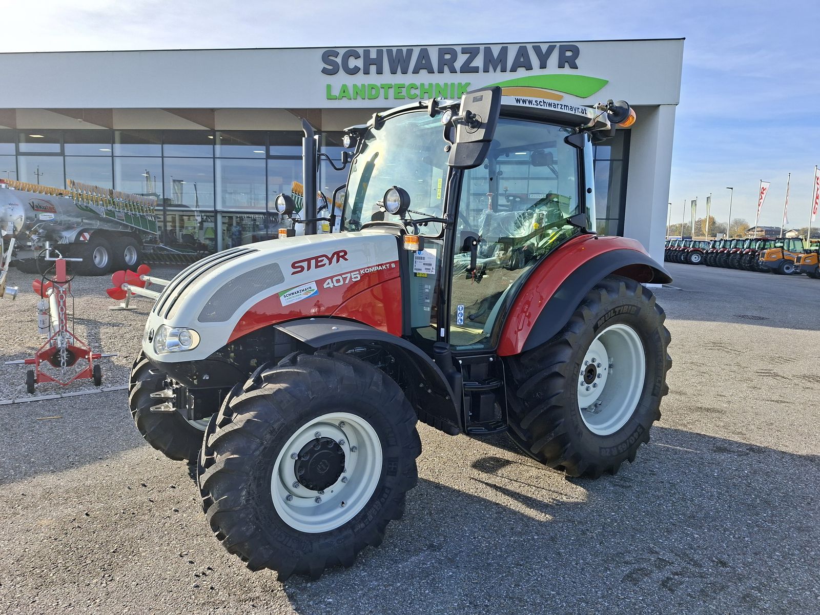 Steyr 4075 Kompakt S (Stage V) 1
