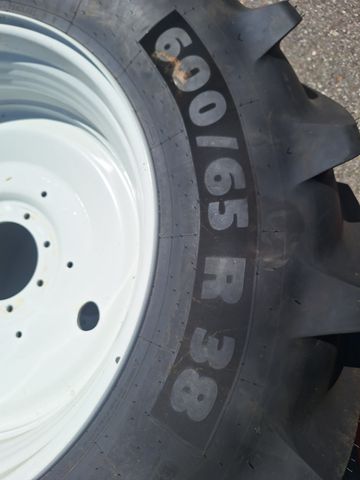 Michelin 600/65R38+480/65R28 