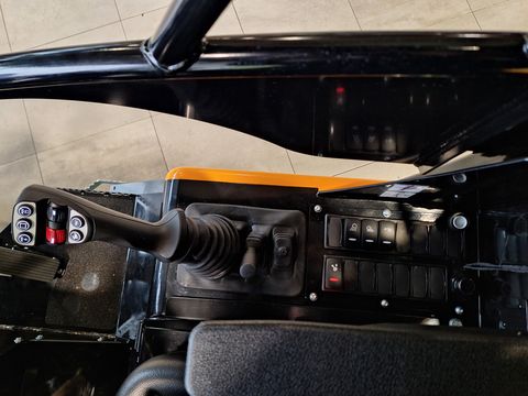 Giant G2700 HD+