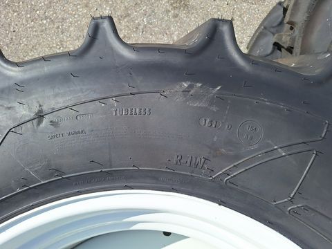 Mitas 600/65R34+480/65R24