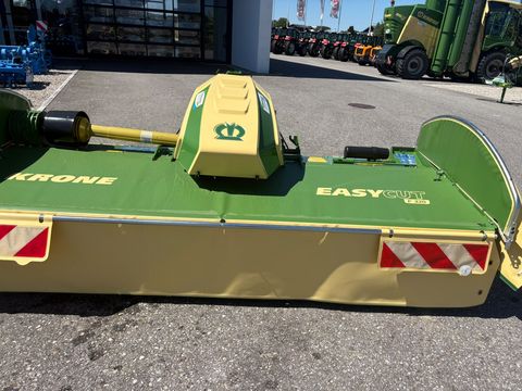 Krone EasyCut F 320 G4 WD geschoben