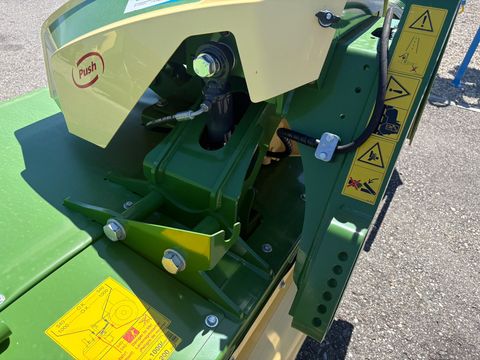 Krone EasyCut F 320 G4 WD geschoben