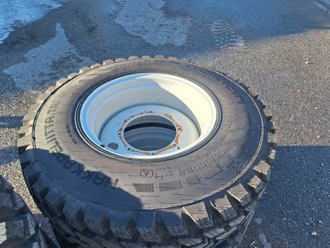 Nokian 480/80R34+400/80R24 Kompletträder