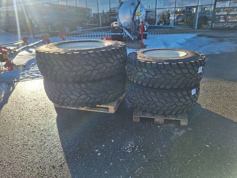 Nokian 480/80R34+400/80R24 Kompletträder