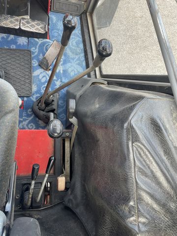 Massey Ferguson 377