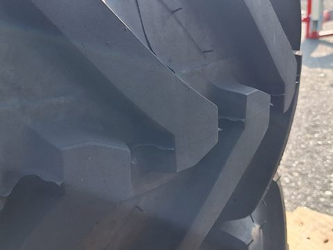 Sonstige Michelin 280/80R20 Kompletträder Hoflader