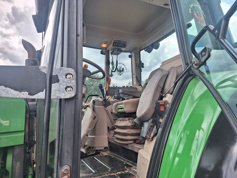 John Deere 6115M