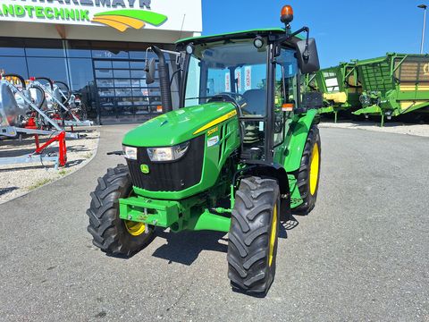 John Deere 5058E
