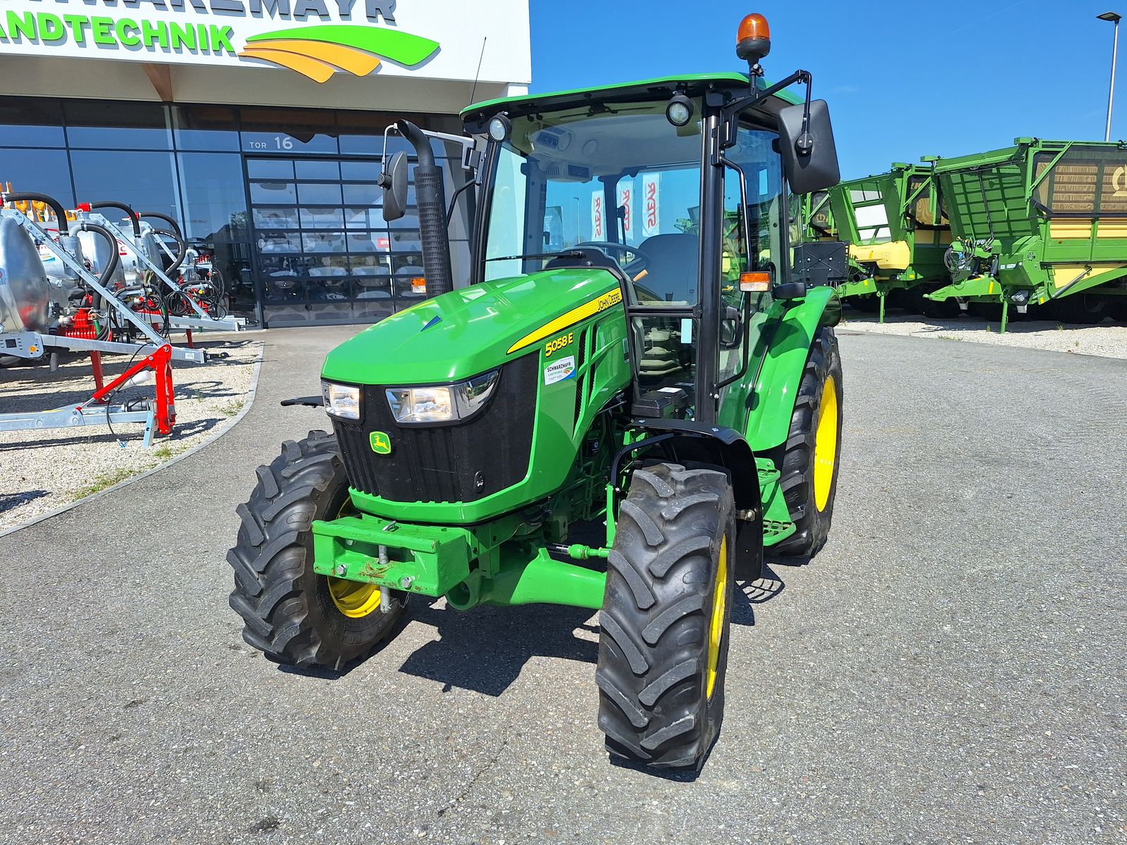 John Deere 5058E 2