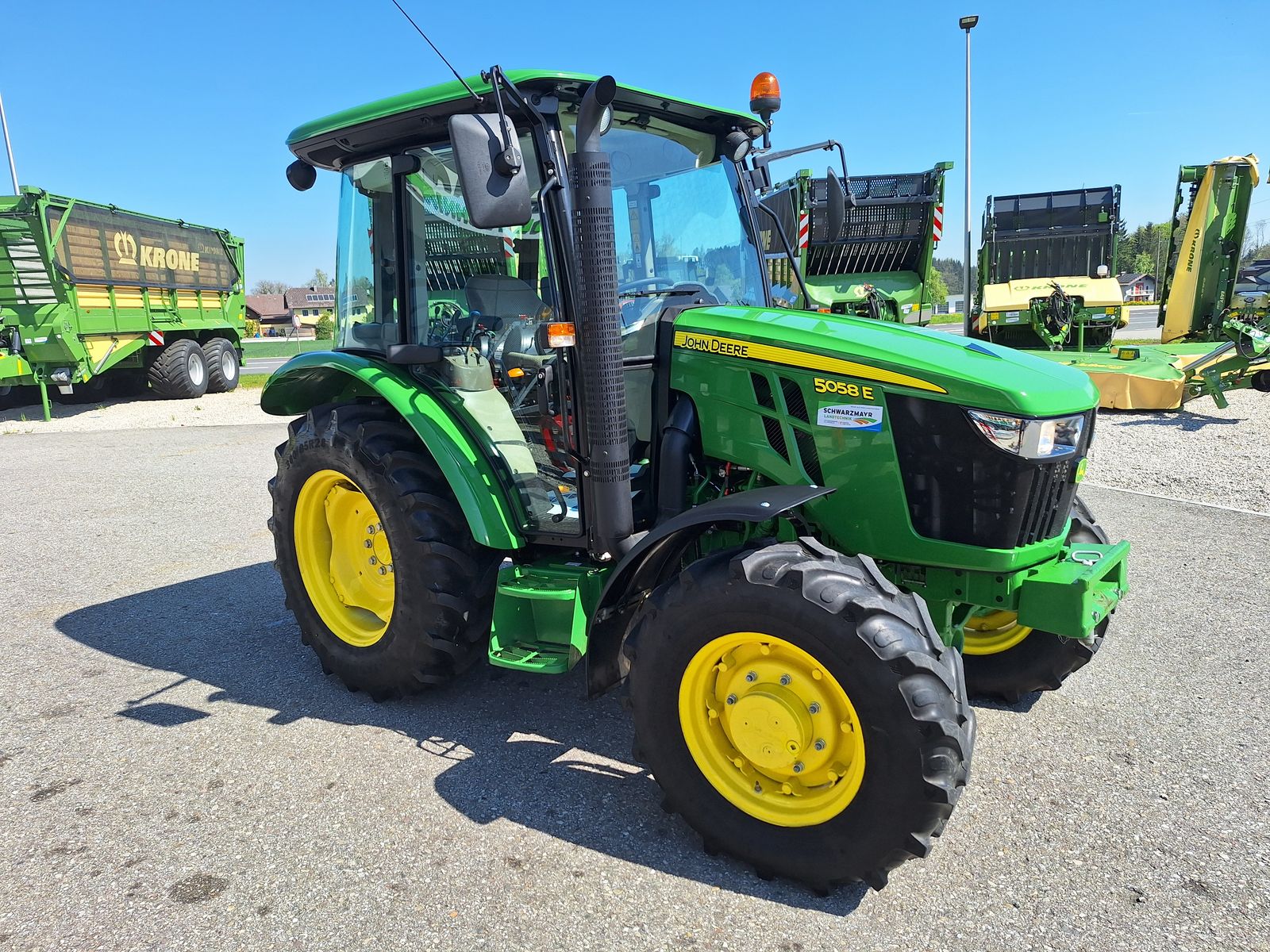 John Deere 5058E 3