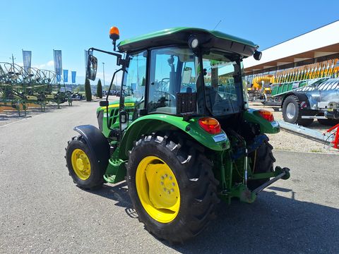 John Deere 5058E