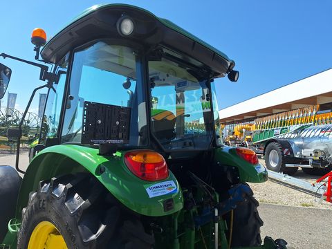 John Deere 5058E