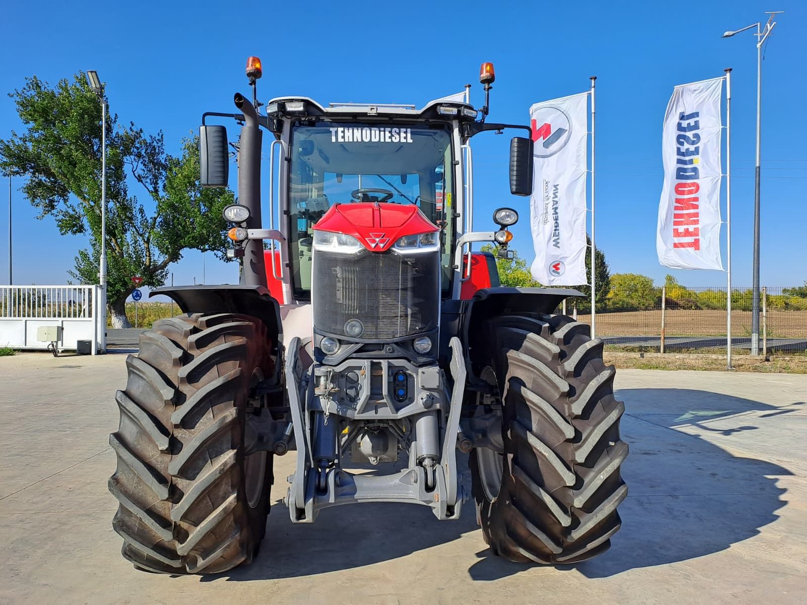 Massey Ferguson MF 8S.205 Dyna-VT 1