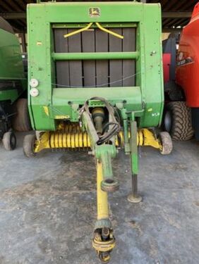 John Deere 570