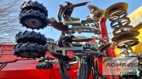 STRIP-TILL 8-REIHG 3