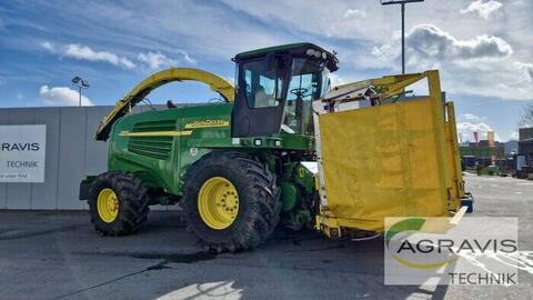 John Deere 7400 2