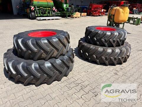 Sonstige KOMPLETTRÄDER 420/85 R24 + 460/85 R38
