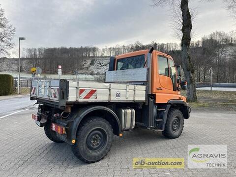 Mercedes UNIMOG 2