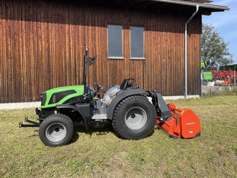 Deutz-Fahr 3060 Pflegetraktor mit Mulchgerät