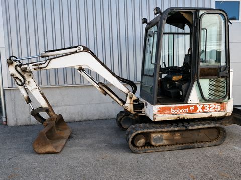 Bobcat X325