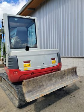 6575-e8f32e044ab5c088ff55c5b4db19d3e4-5722018