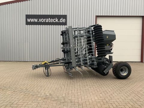 Sonstige 6m Striegel mit Sternwalze GPS Saatgerät