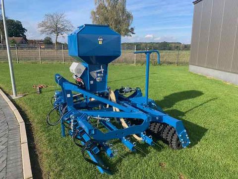Sonstige Wiesenstriegel 3m mit Sternwalze und GPS Nachsaa
