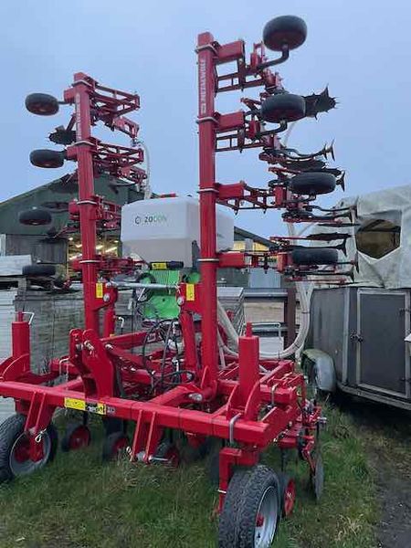 Hackmaschine für Mais und Rüben Front und Heckan 2