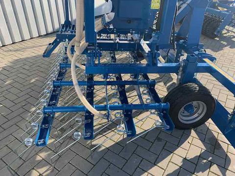 Grünlandstriegel 6m mit Crossboard 3