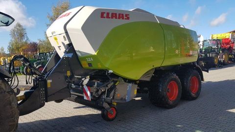 <strong>Claas Quadrant 5200 </strong><br />