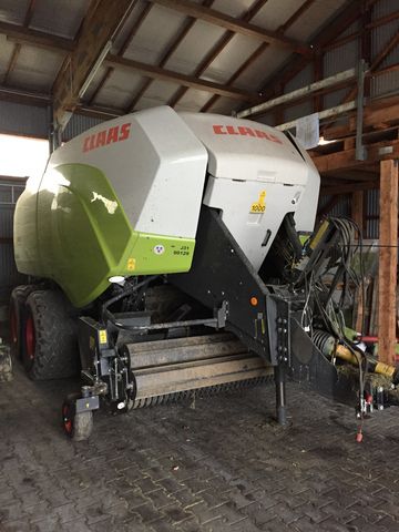 <strong>Claas Quadrant 5200 </strong><br />