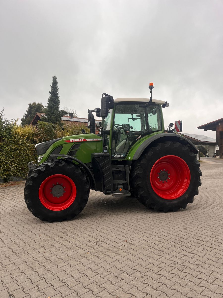 Fendt 724 Vario Profi+ 3