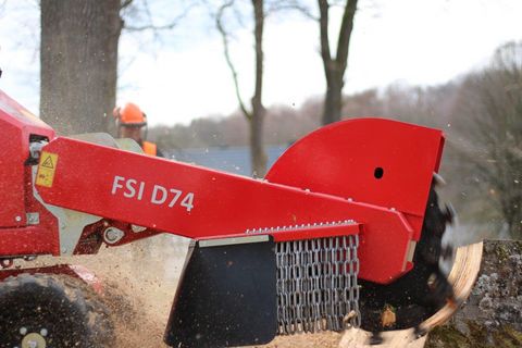 FSI D74 4WD REMOTE Stubbenfräse /Baumstumpffräse